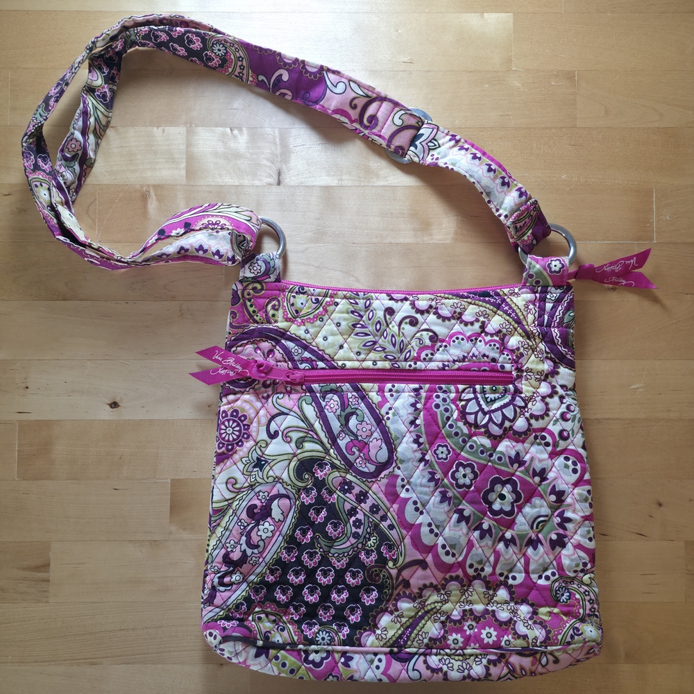 Retired Vera Bradley Very Berry Paisley Large Crossbody Hipster Bag - Picture 2 of 6